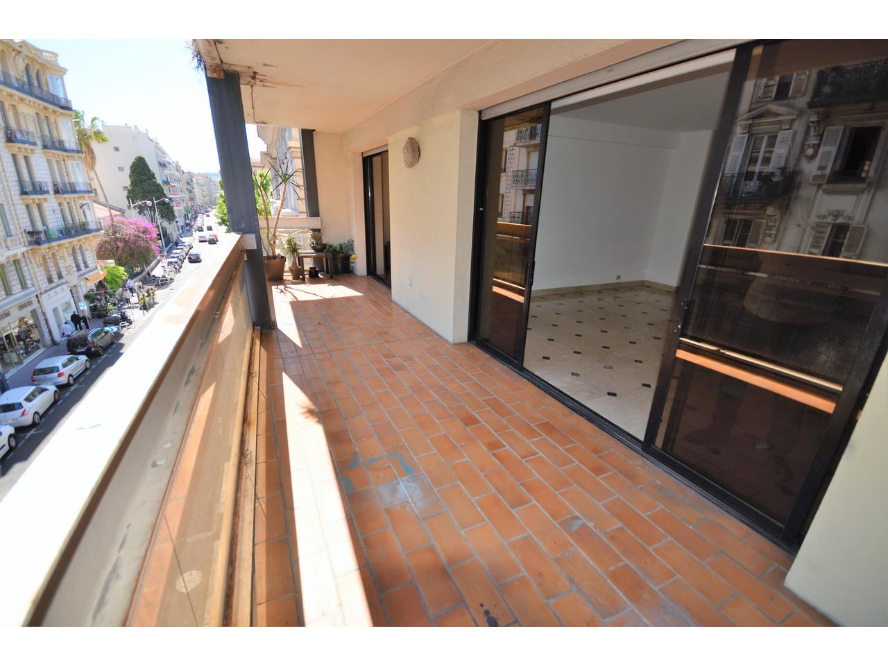 terrasse-appartement-nice-4-pieces-nice-centre.JPG