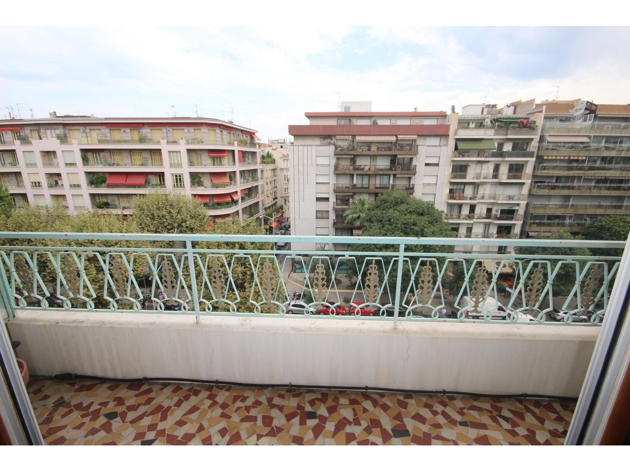 apartment for sale with terasse.jpg