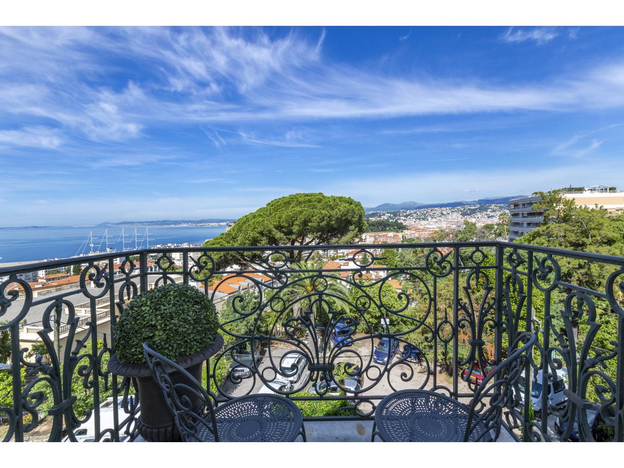appartement 3 pièces de 97 m2 06300 nice (21).JPG