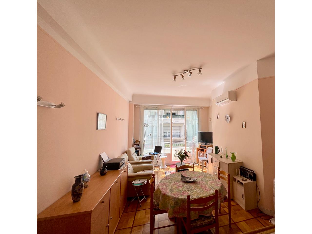 Appartement  1 Pièce(s) 44 m²  à vendre 